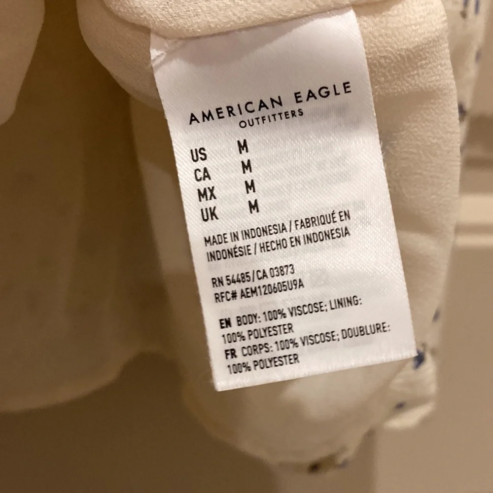 American Eagle V-Neck Flutter Sleeves Flowy Cream Color with Flowers Size M - Picture 6 of 9